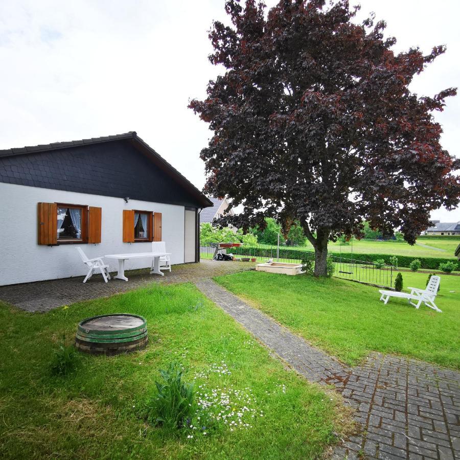 Bb19 Eifel-Ferienhaus Am Moseltal Mit Saunahaus Beuren  Zewnętrze zdjęcie